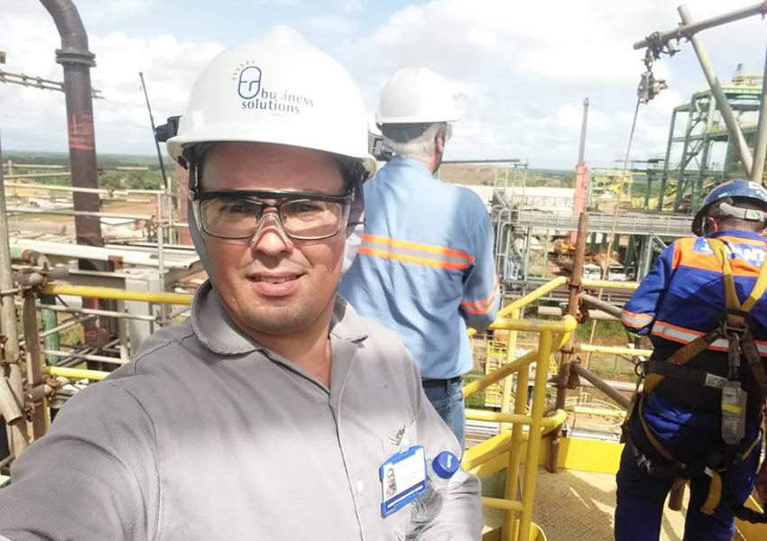 Equipe de tradutores da Business Solutions a serviço da Equinox Gold e Ausenco, na planta de mineração da AURIZONA, em Godofredo Viana- Ma- 2019 | Our team of technical interpreters working for Equinox Gold and Ausenco at AURIZONA mining plant in Godofredo Viana- Ma- 2019 ongoing.